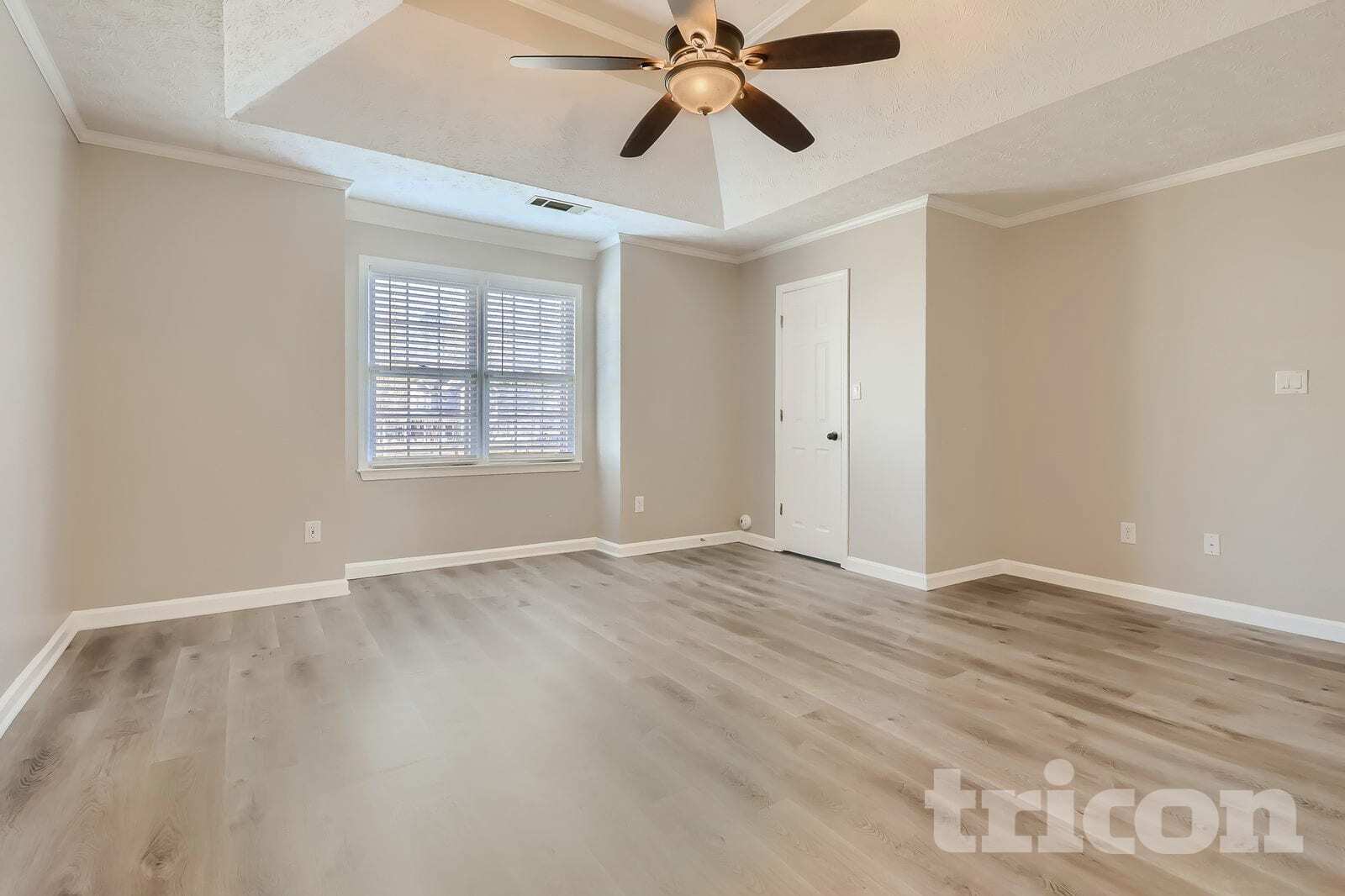 Building Photo - 530 N Oakland Cir