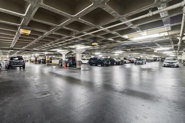 Building Photo - 3550 N Lake Shore Dr