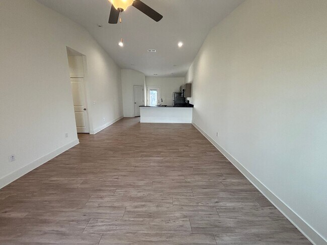 Building Photo - 1747/49 Hickory