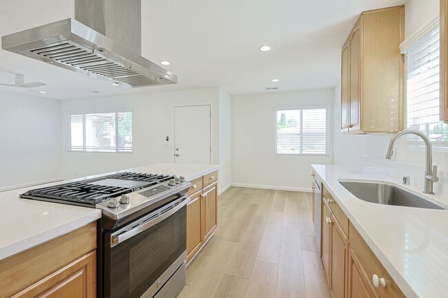 Building Photo - Peaceful 3BD/2BA Home in 55+ Community with Yard, Ocean View & Garage