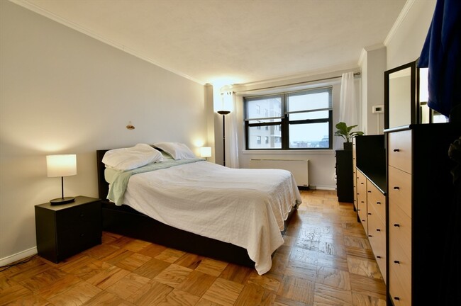 Building Photo - 6 Whittier Pl