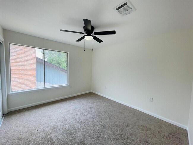 Building Photo - 10435 Huntington Estates Dr