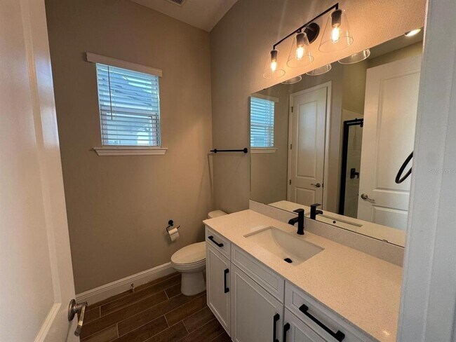 Building Photo - 16405 Silver Brk Wy