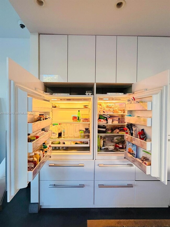 Building Photo - 21025 NE 38th Ave