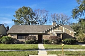 Building Photo - 2623 Fern Hill Dr