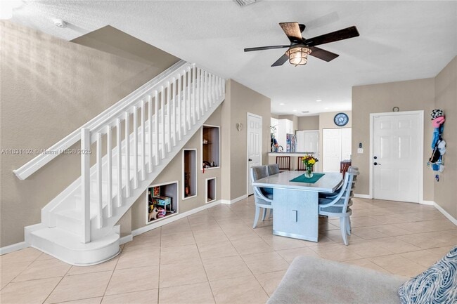 Building Photo - 4137 Briar Ln