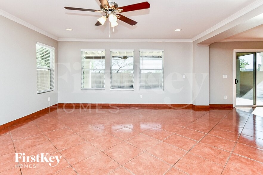 Building Photo - 1499 W Beantree Ln