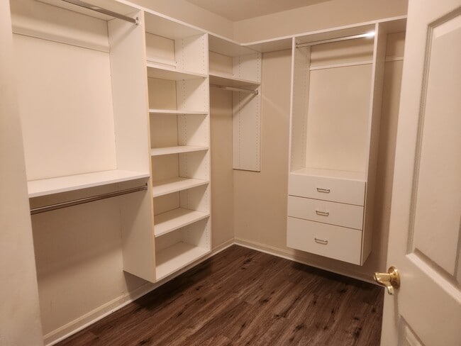 Building Photo - 2852 Chaseway Ct