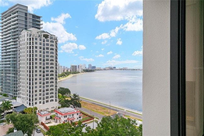Building Photo - 3301 Bayshore Blvd