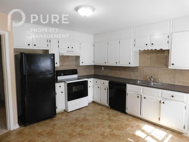 Building Photo - 117 22nd Ave NE