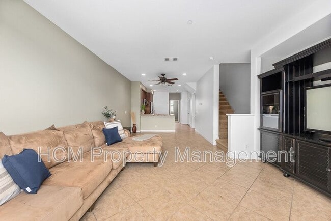 Building Photo - 315 Silk Tree
