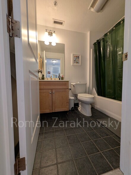 Building Photo - 7 Sutherland Rd