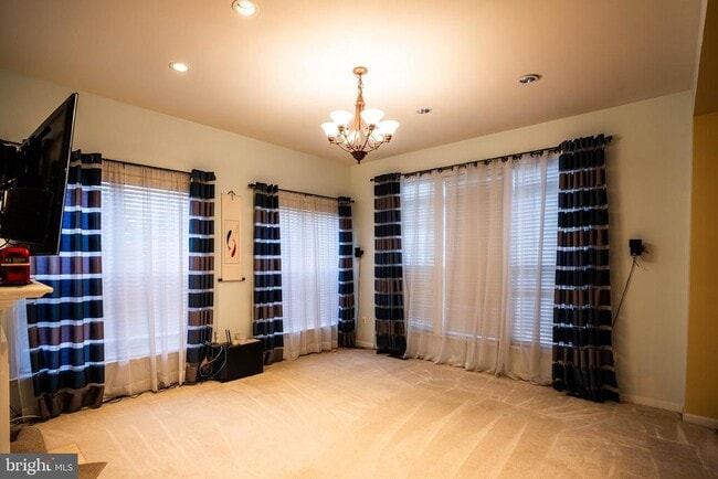 Building Photo - 9571 Linnett Hill Dr