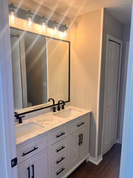 Building Photo - 10983 Winter Crest Dr