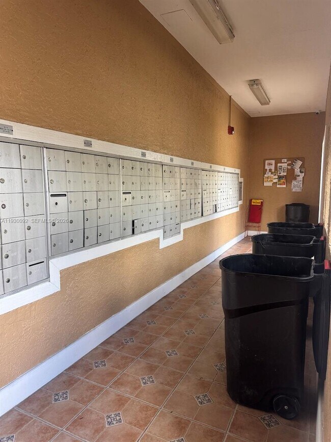 Building Photo - 10501 SW 155th Ct