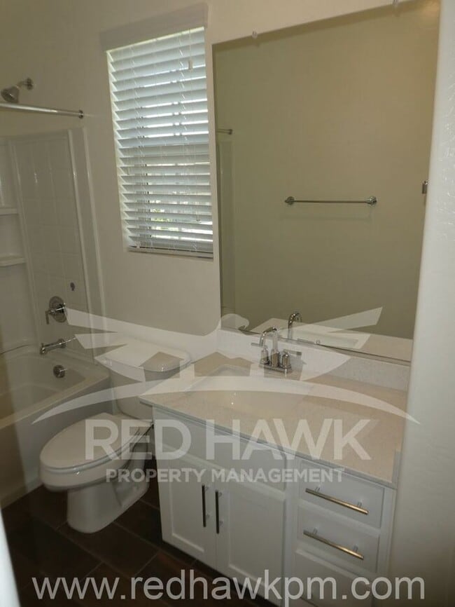 Building Photo - Gorgeous, Modern Three Bedroom, Two Bathro...