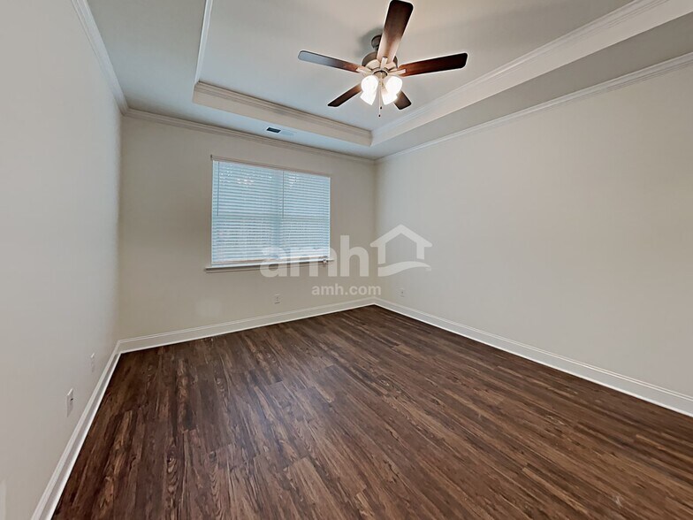 Building Photo - 7053 Creeksong Dr