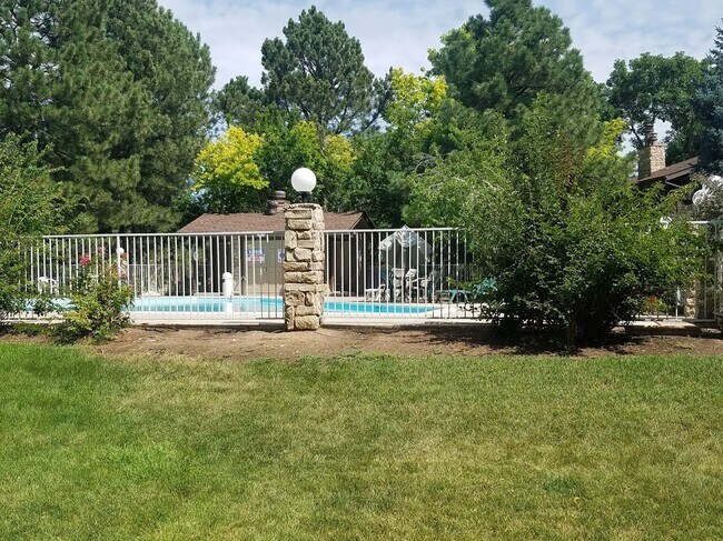 Building Photo - 1872 S Pitkin Cir