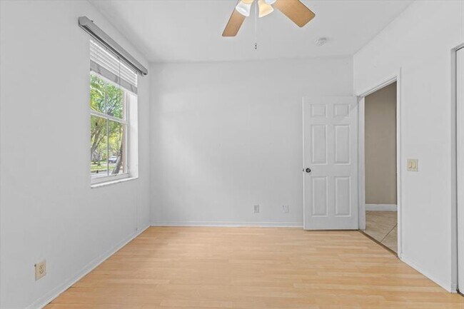 Building Photo - 1441 Cardinal Way