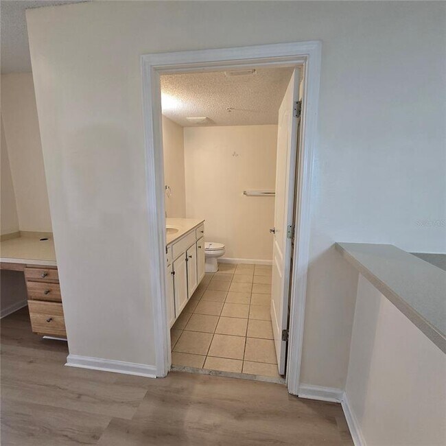 Building Photo - 12020 Villanova Dr