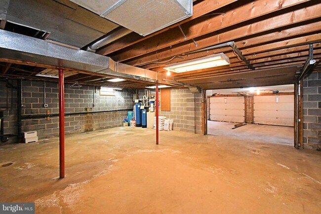 Building Photo - 306 Cedar Hill Rd