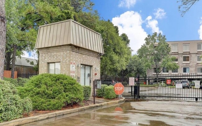 Building Photo - 2207 S Braeswood Blvd