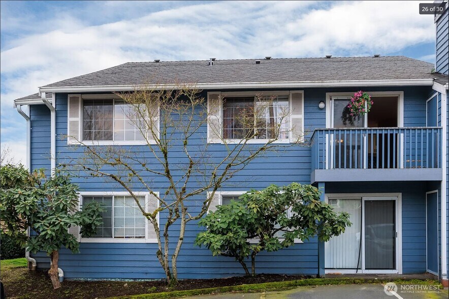 Building Photo - 16817 Larch Way