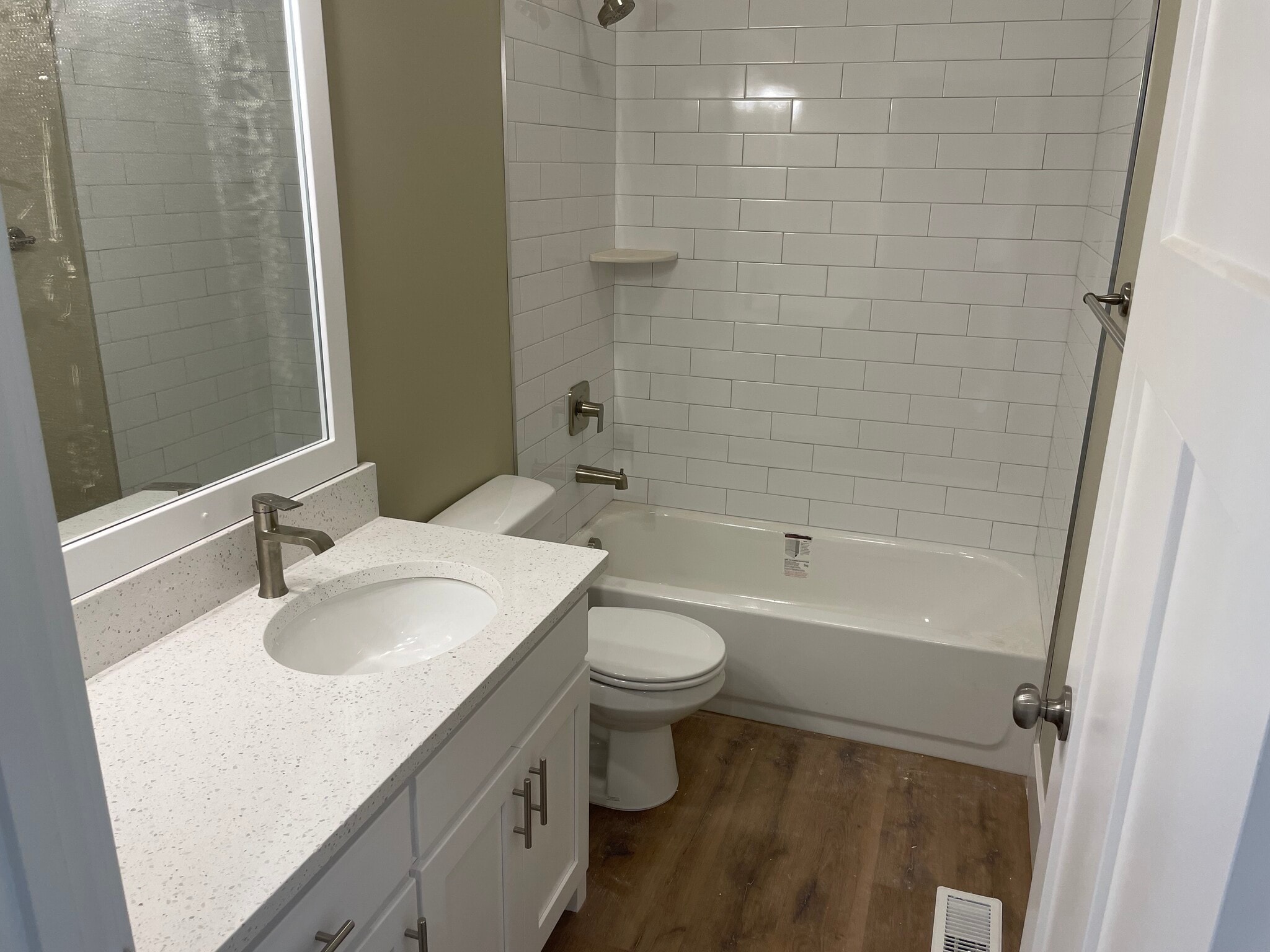 Building Photo - 775 Silvermaple Dr