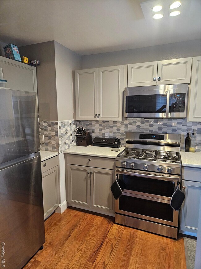 Building Photo - 20 Lexington Hills Rd