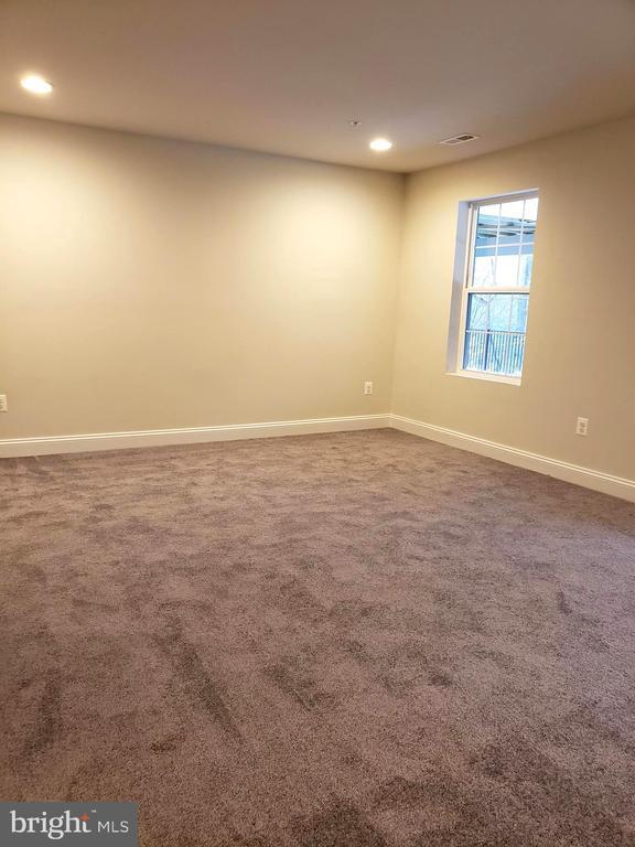 Building Photo - 3639 Duckhorn Way