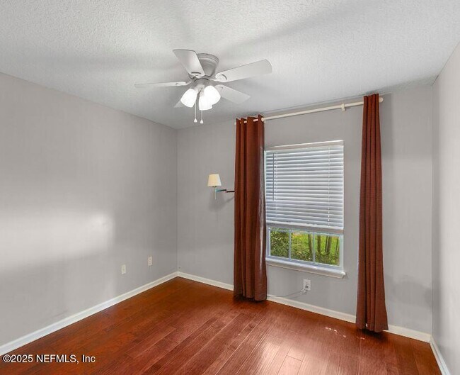 Building Photo - 1520 Summerdown Way
