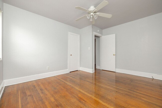 Building Photo - 103/105 Indiana Ln