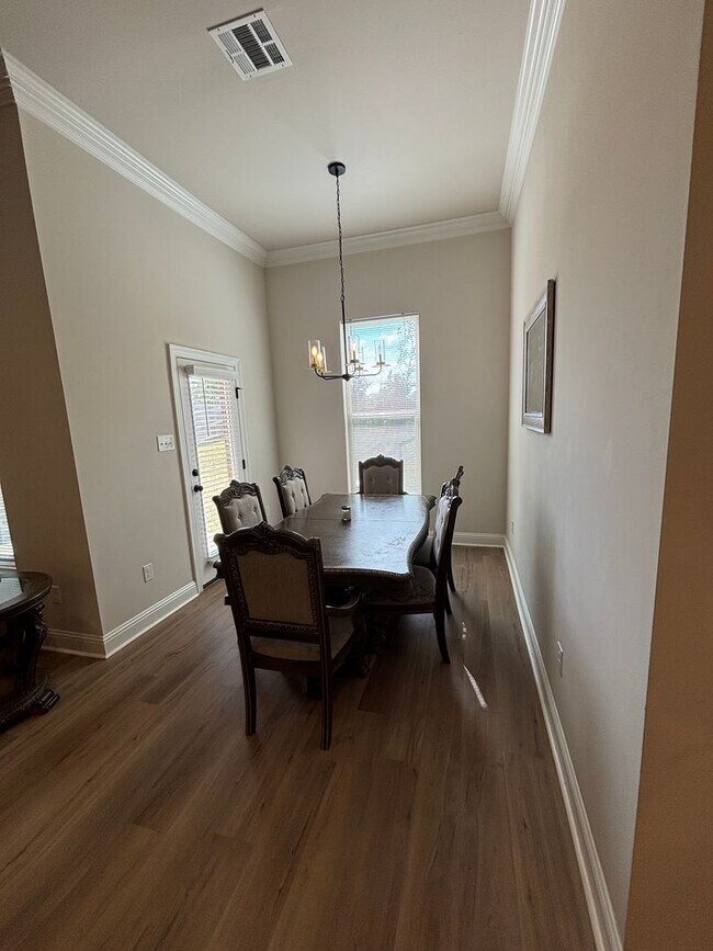 Building Photo - Gorgeous 3 Bedroom Home in Princeton - Only 3 Years Old!