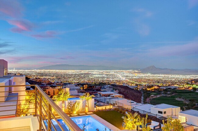 Building Photo - Amazing Golf Course and Las Vegas Valley V...