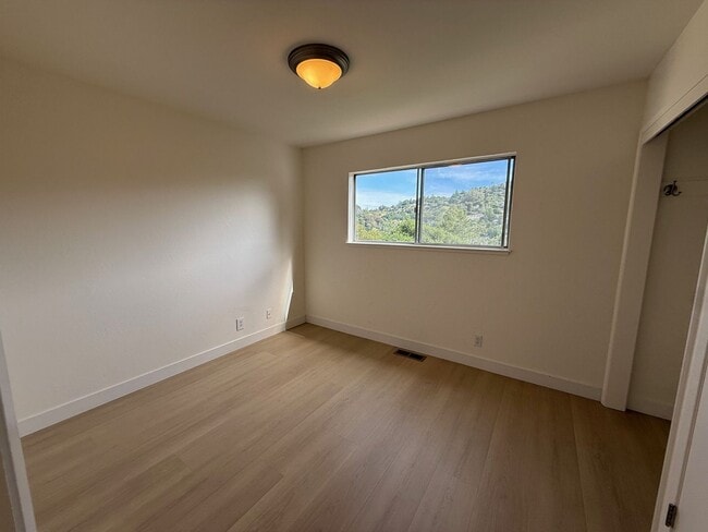 Building Photo - 55-57 Bayo Vista Way