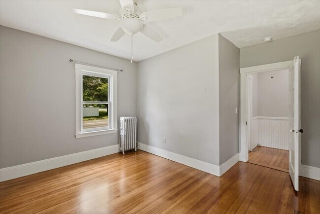 Building Photo - 254 N Elm St