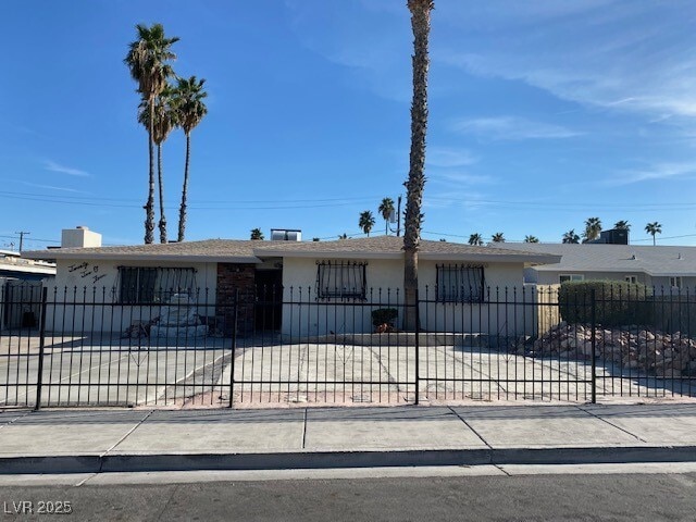 Building Photo - 2204 Isabelle Ave