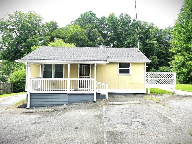 Building Photo - 424 Northdale Rd