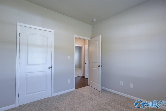 Building Photo - 128 Oak Fletcher Dr