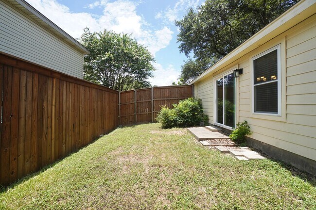 Building Photo - 13102 Staton Dr