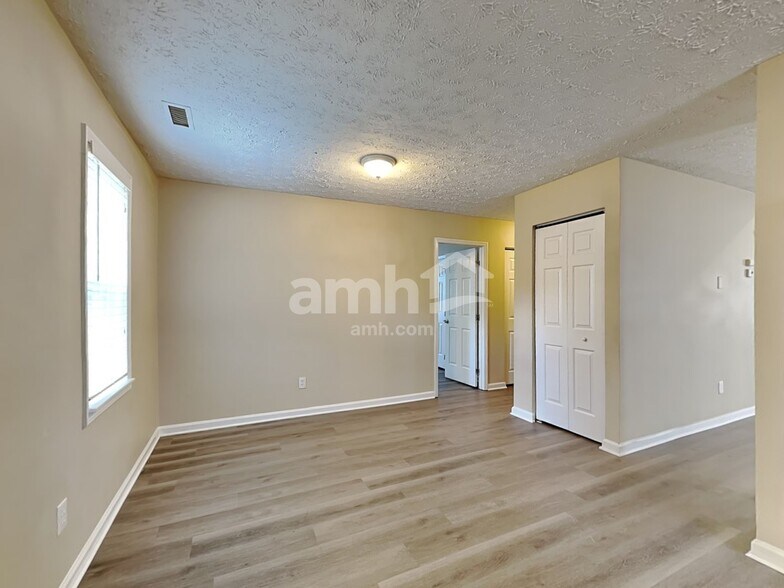 Building Photo - 7019 Beaverwood Dr