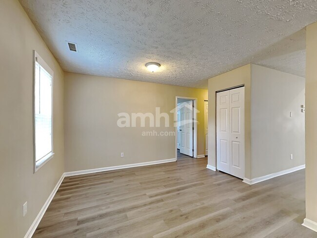 Building Photo - 7019 Beaverwood Dr