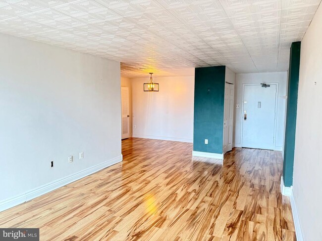 Building Photo - 5300 Holmes Run Pkwy