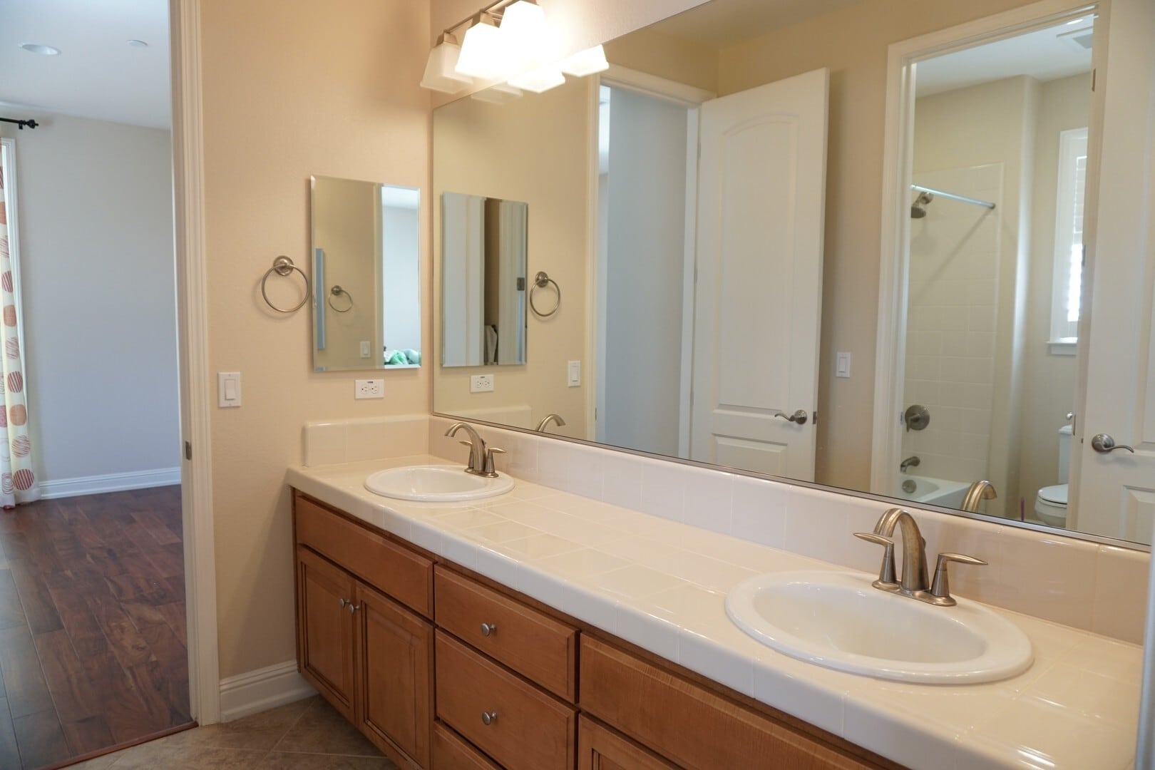 Building Photo - 18261 Bautista Cir