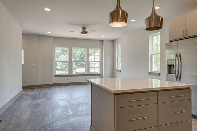 Building Photo - West Nashville Townhome