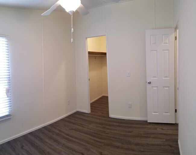 Building Photo - 135 Jo-Katherine Ln