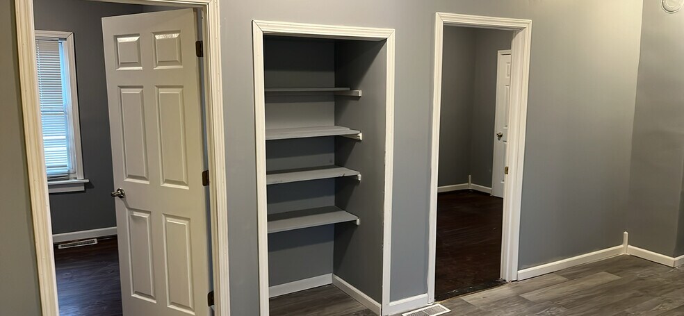 Kitchen shelving - 1550 Richard Gordon Hatcher Blvd