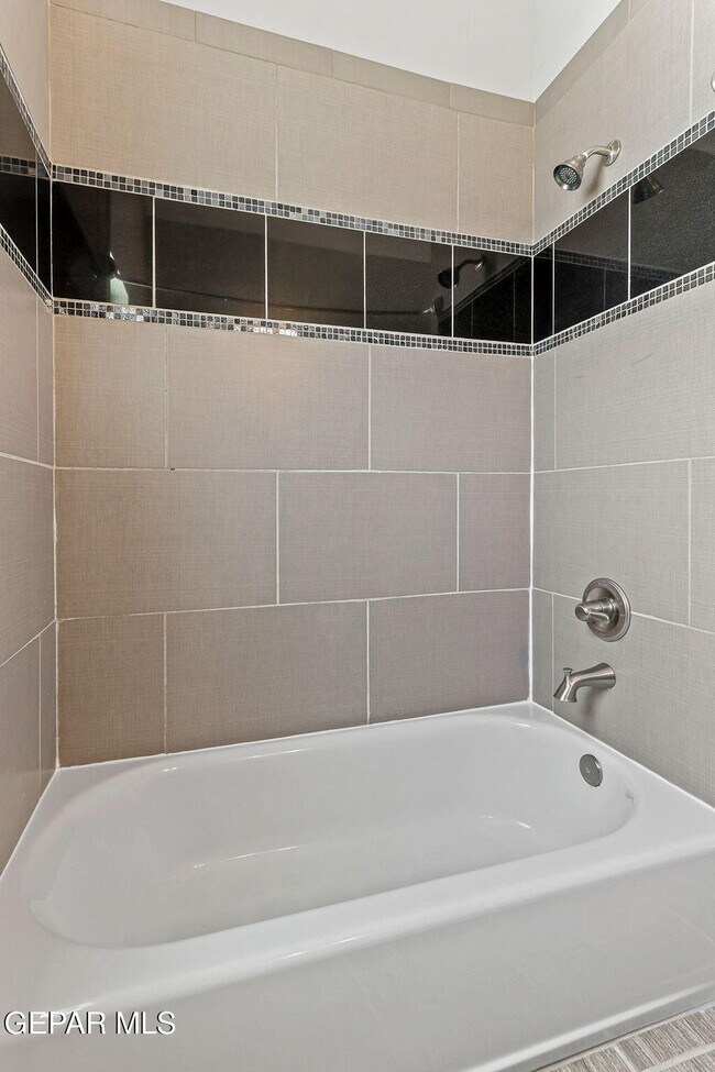 Building Photo - 6350 Escondido Dr