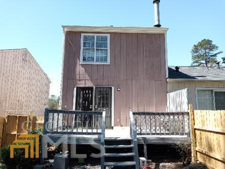 Building Photo - 2030 Charter Ln