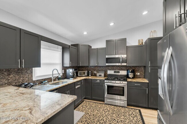 Building Photo - 56 Grace Dr